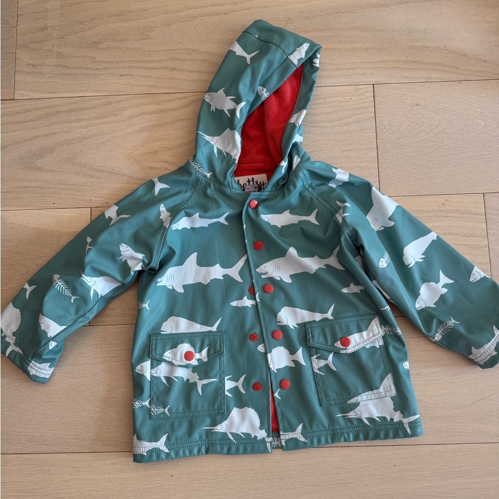 🦈Hatley Raincoat with terry cloth lining🦈